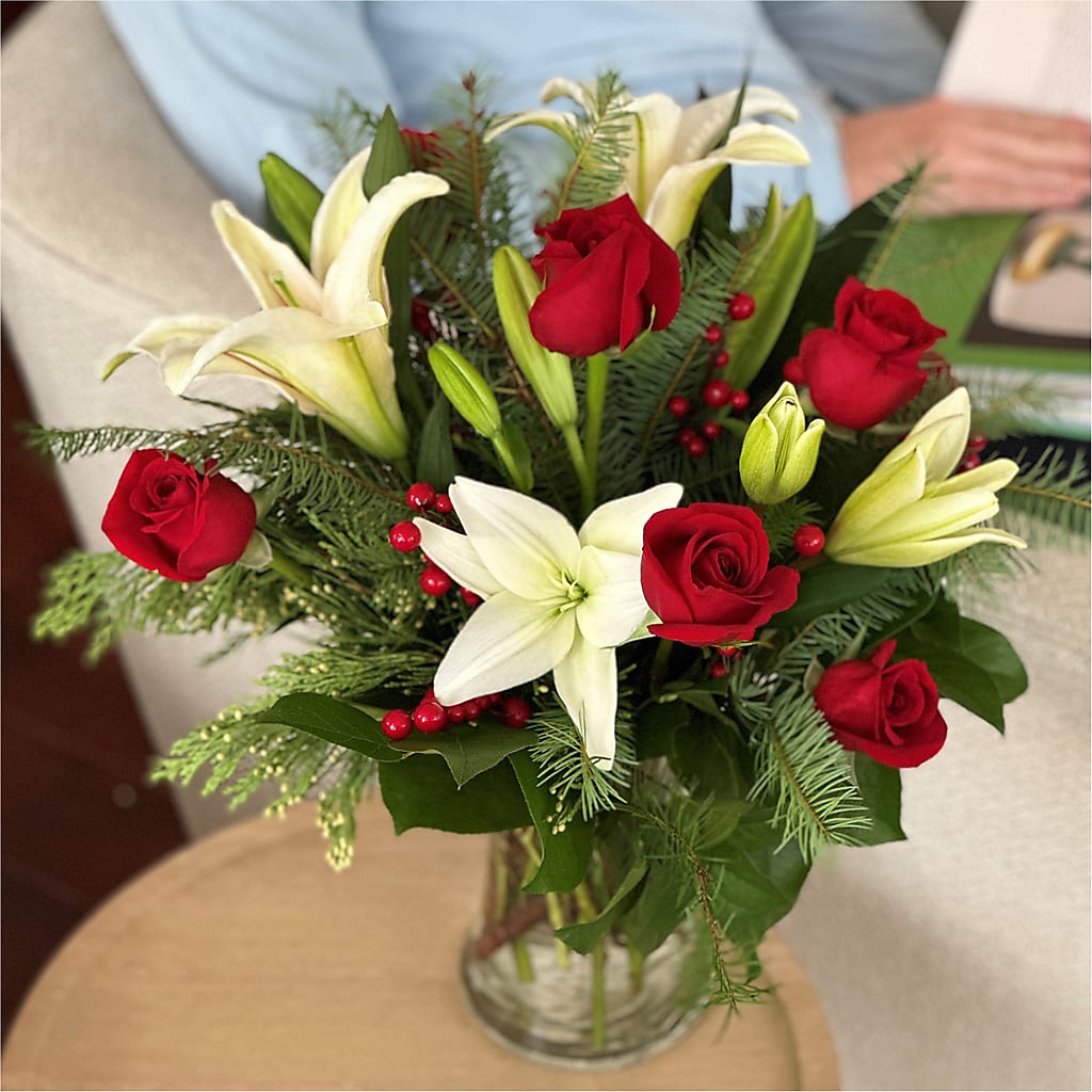 Sparkling Snowflakes Bouquet –  Bayport Flower Houses Inc, Bayport NY