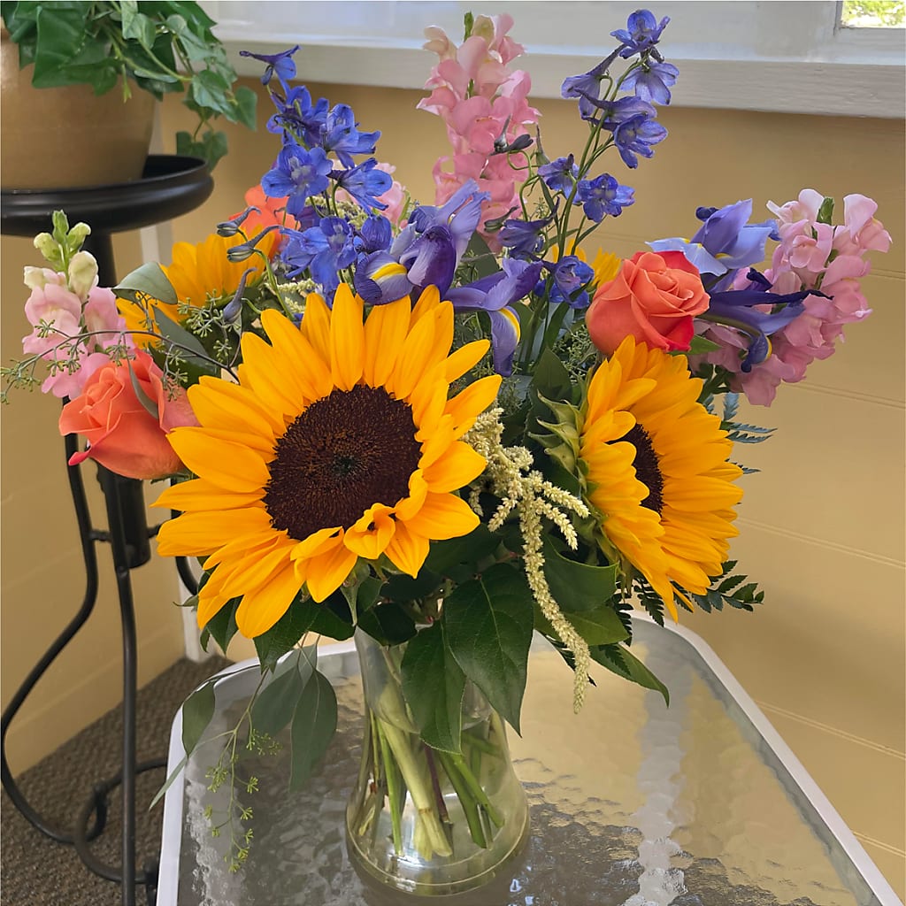 Rays of Life Bouquet –  Bayport Flower Houses Inc, Bayport NY
