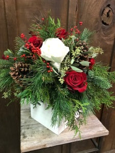 BAYPORT'S BEST HOLIDAY ROSE BOX